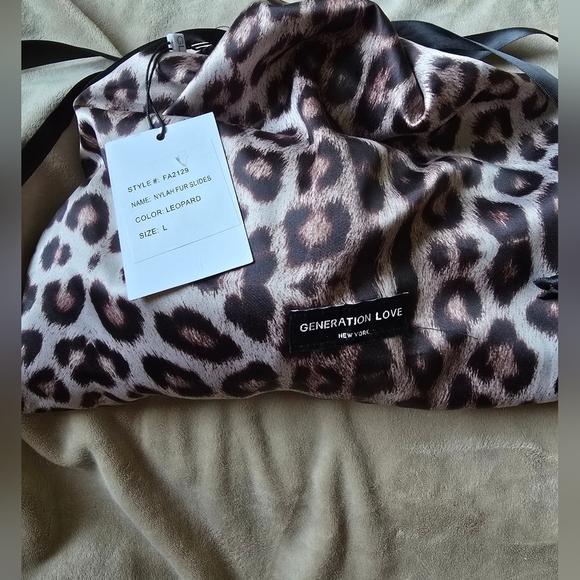 Generation Love Leopard Slippers LARGE Slides Open Toe Faux Fur Comfort $85 NEW - Picture 8 of 8